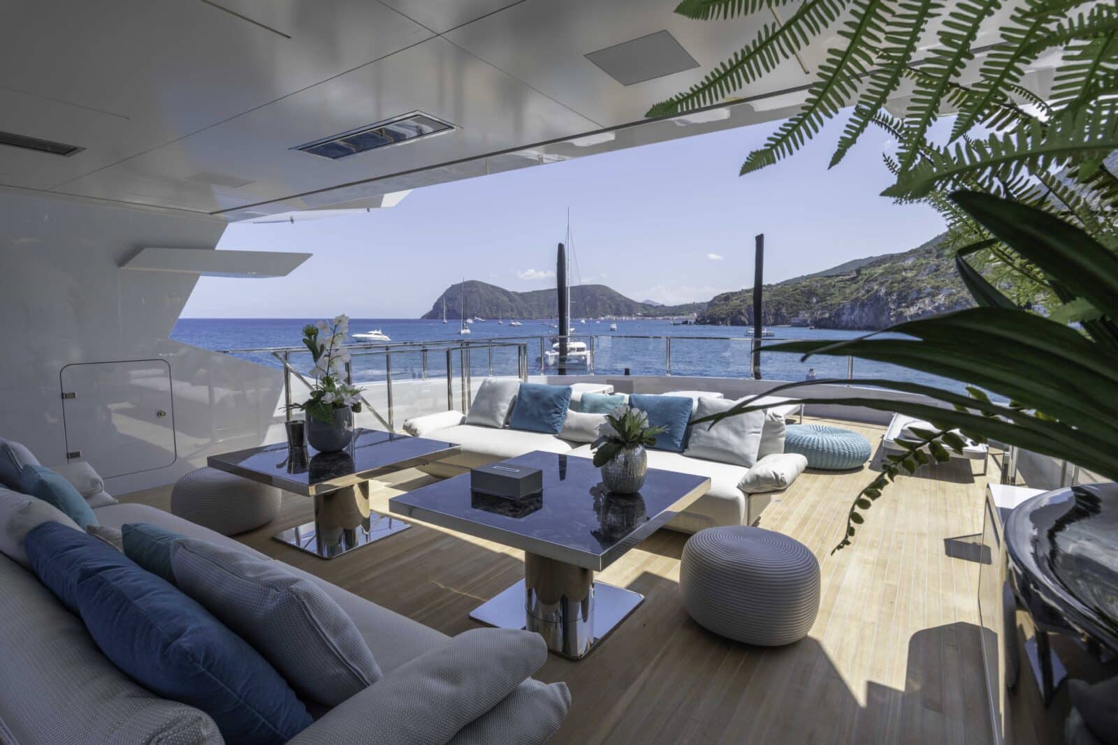 Bromic Platinum Electric op MY LEL van Rossinavi Yachts