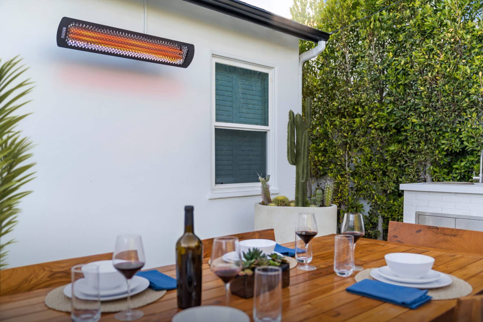 Electric heater store for porch